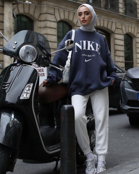 Swooshy Vintage Navy Blue Sweatshirt
