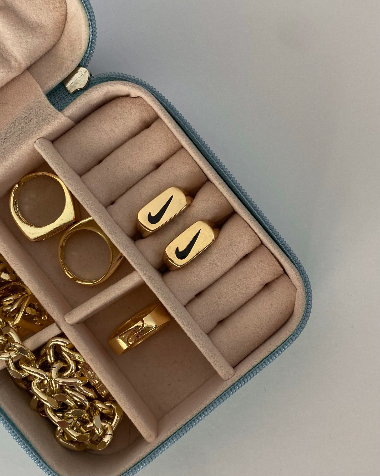 Sport swooshy Vintage Ring