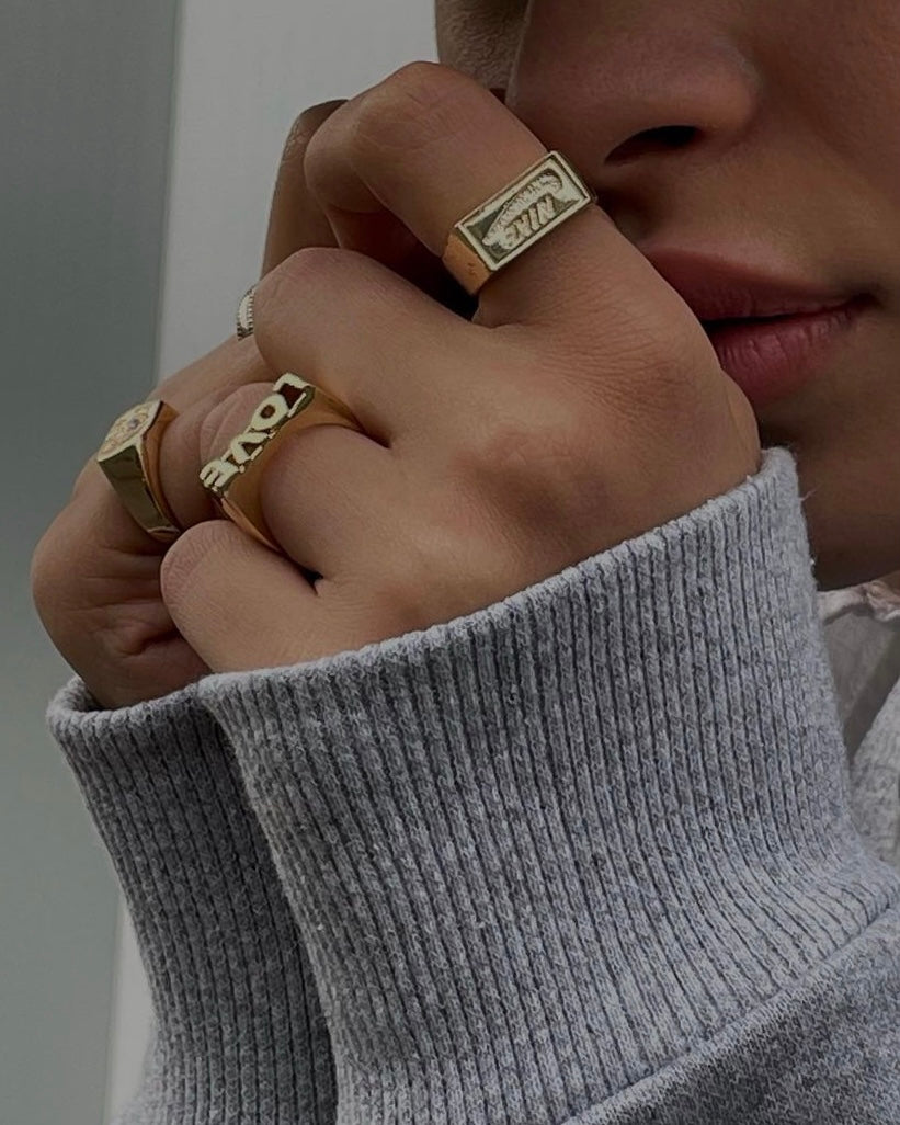 Sparkle Swooshy Vintage Ring