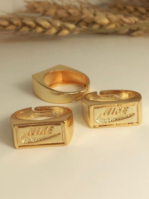 Sparkle Swooshy Vintage Ring