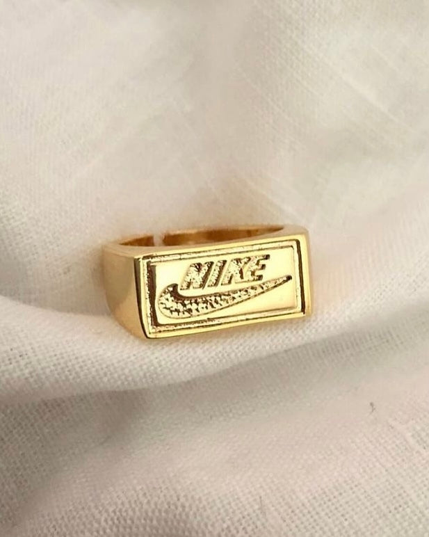Sparkle Swooshy Vintage Ring